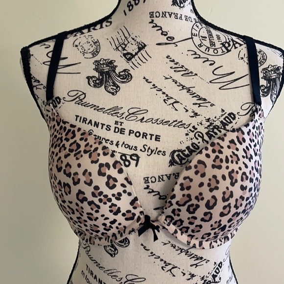 Victoria’s Secret Leopard Print Push Up Bra EUC 34D - Picture 1 of 8